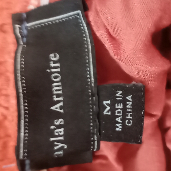 Alya's Armoire Mini Skirt Size Medium - Picture 6 of 10